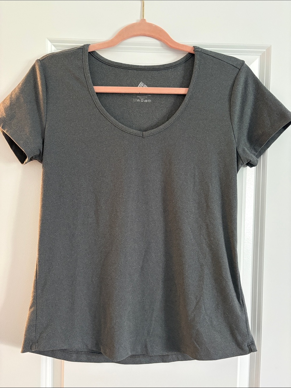Women's Short Sleeve V-Neck Tee - Gray